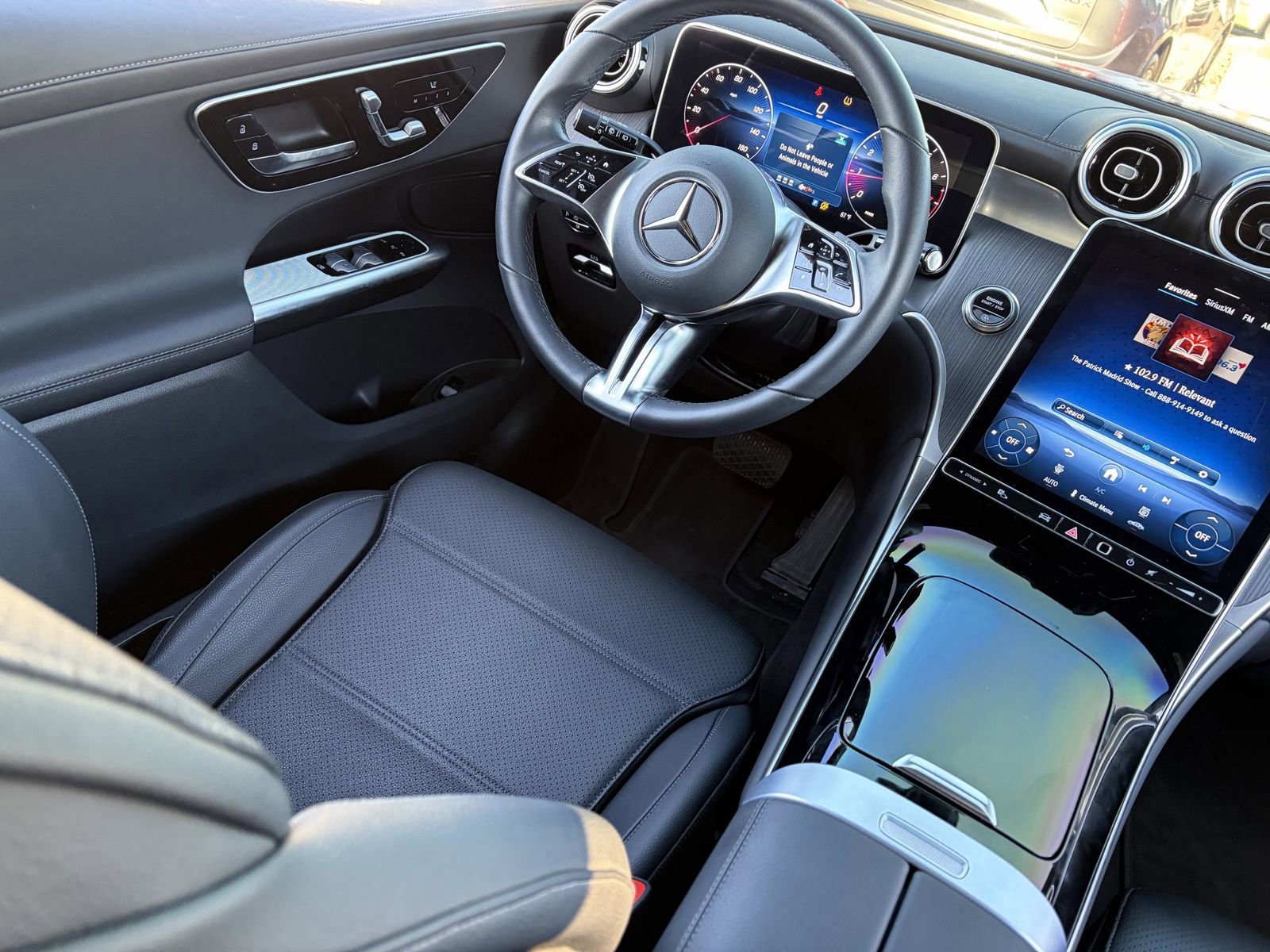 Used 2025 Mercedes-Benz GLC 300 image 15