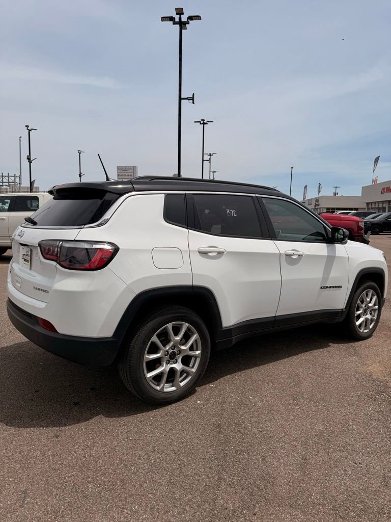 Used 2025 Jeep Compass Limited AWD/4WD image 8