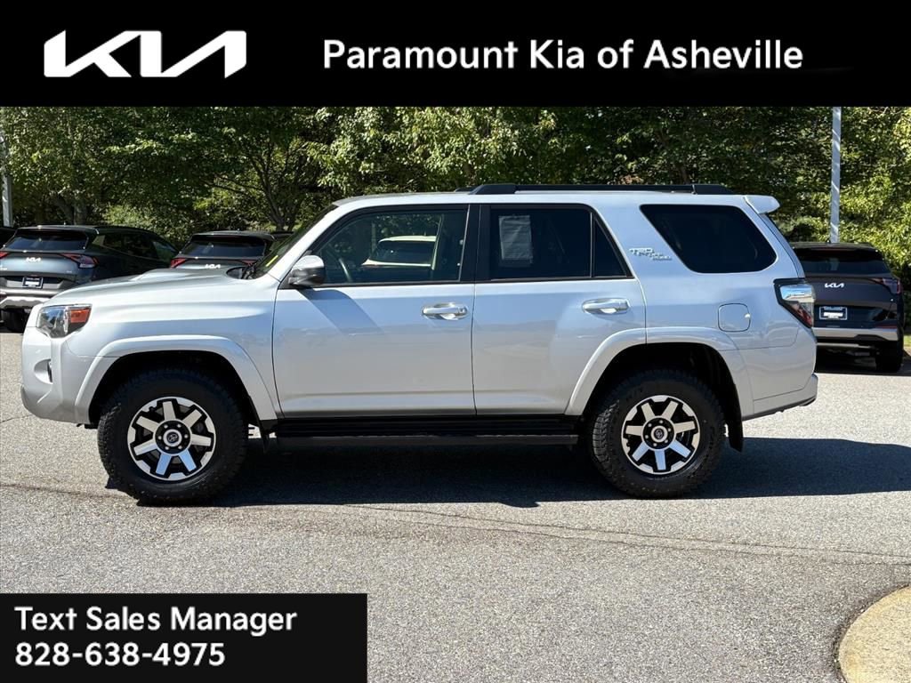 Used 2024 Toyota 4Runner TRD Off-Road image 3