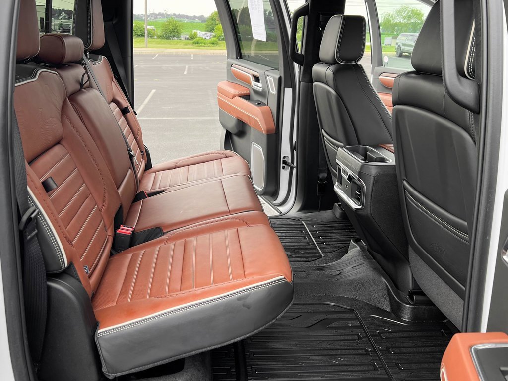 Used 2025 GMC Sierra 3500 Denali Ultimate image 24