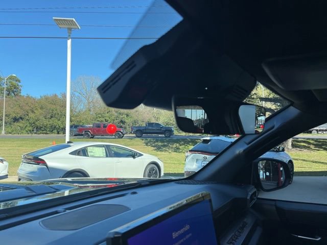 Used 2025 Toyota Tacoma TRD Sport image 35