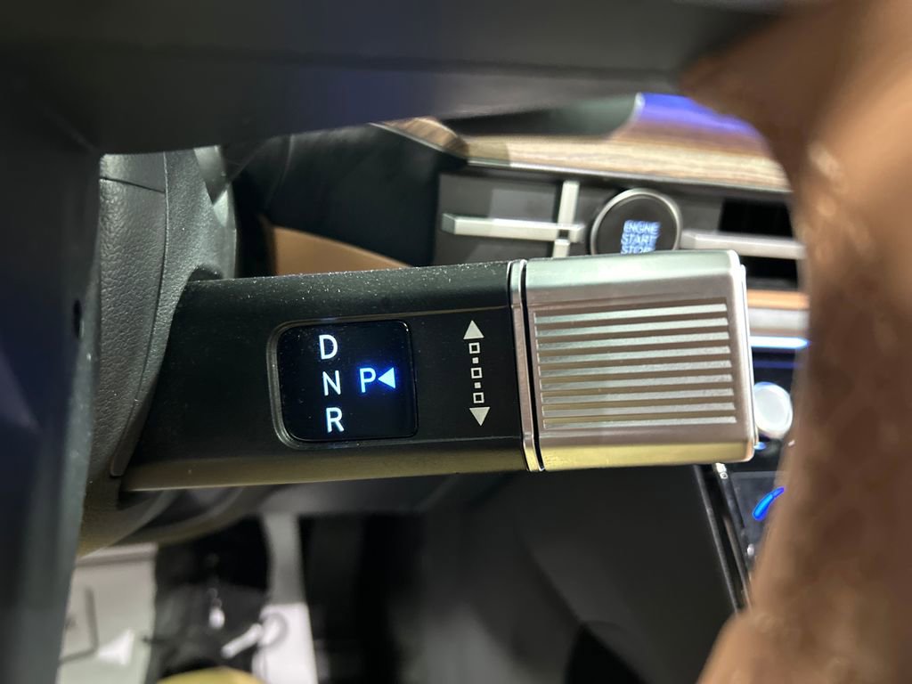 Used 2025 Hyundai Santa Fe Limited image 18