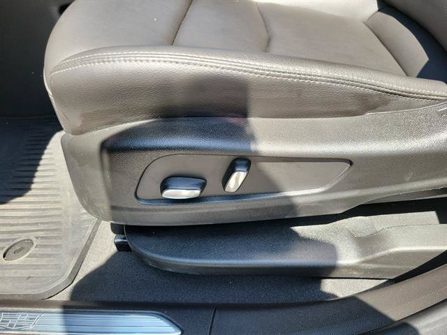 Certified 2025 Cadillac XT5 Luxury FWD image 35