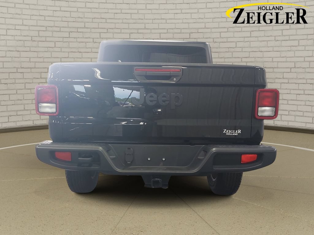 Used 2022 Jeep Gladiator Sport AWD/4WD image 6