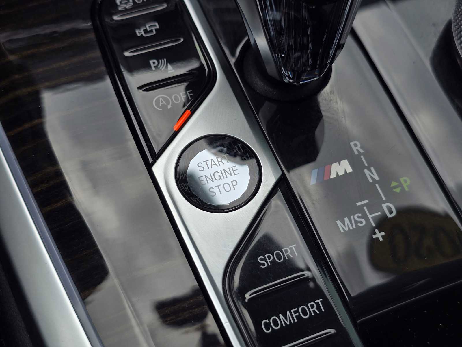 Used 2020 BMW X5 M50i w/ Executive Package image 34