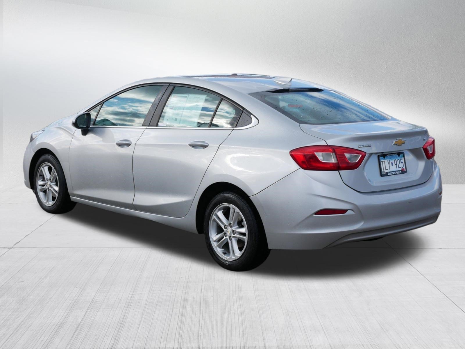 Used 2017 Chevrolet Cruze LT FWD image 5