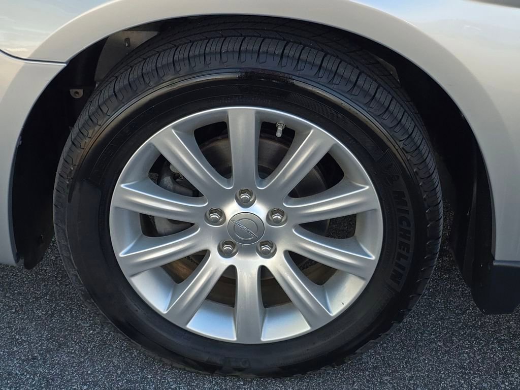 Used 2011 Chrysler 200 Touring w/ Cold Weather Group image 27