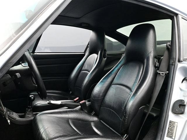 Used 1995 Porsche 911 Carrera RWD image 5