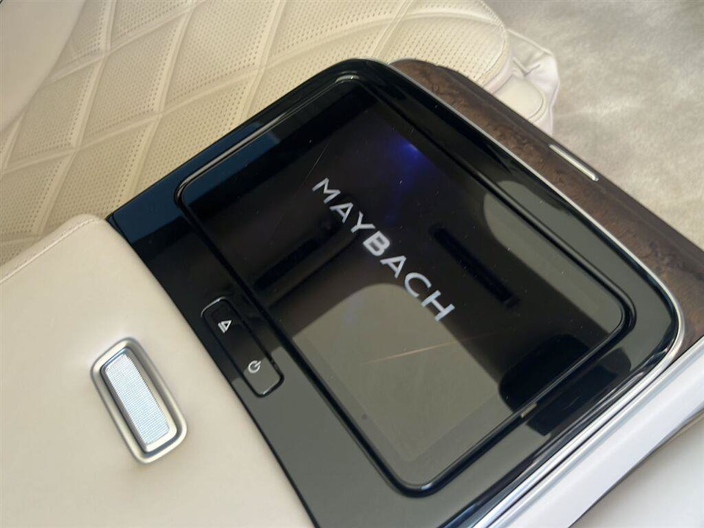 Used 2024 Mercedes-Benz Maybach EQS 680 4MATIC image 15