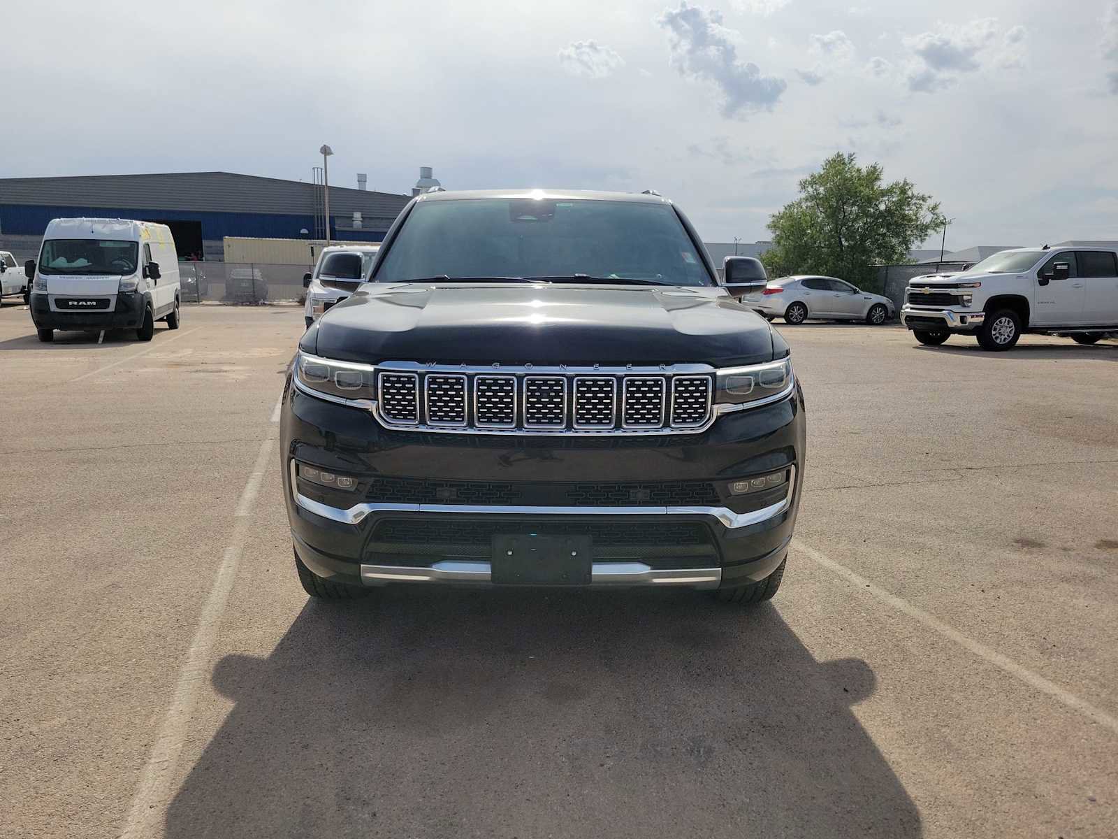 Used 2023 Jeep Grand Wagoneer Series II AWD/4WD video 3