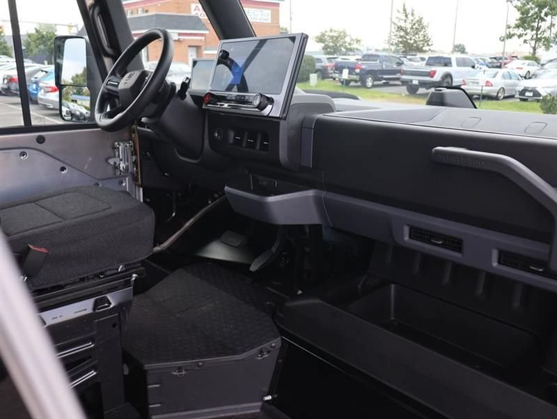 Used 2024 Chevrolet Brightdrop 600 w/ Commercial Equipment Package AWD/4WD image 11