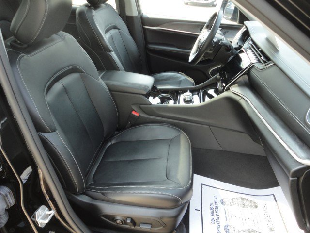 Used 2022 Jeep Grand Cherokee Limited AWD/4WD image 20