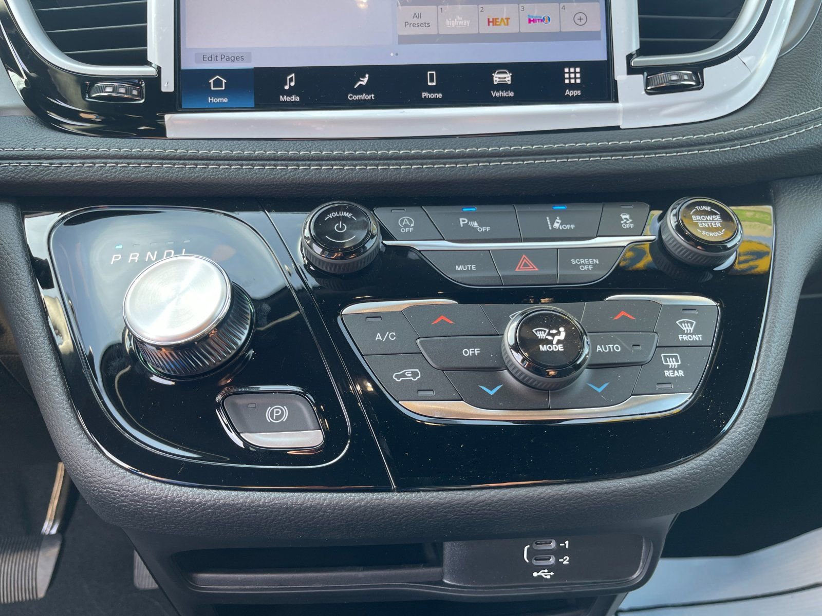 New 2026 Chrysler Pacifica Select w/ S Appearance Package image 23