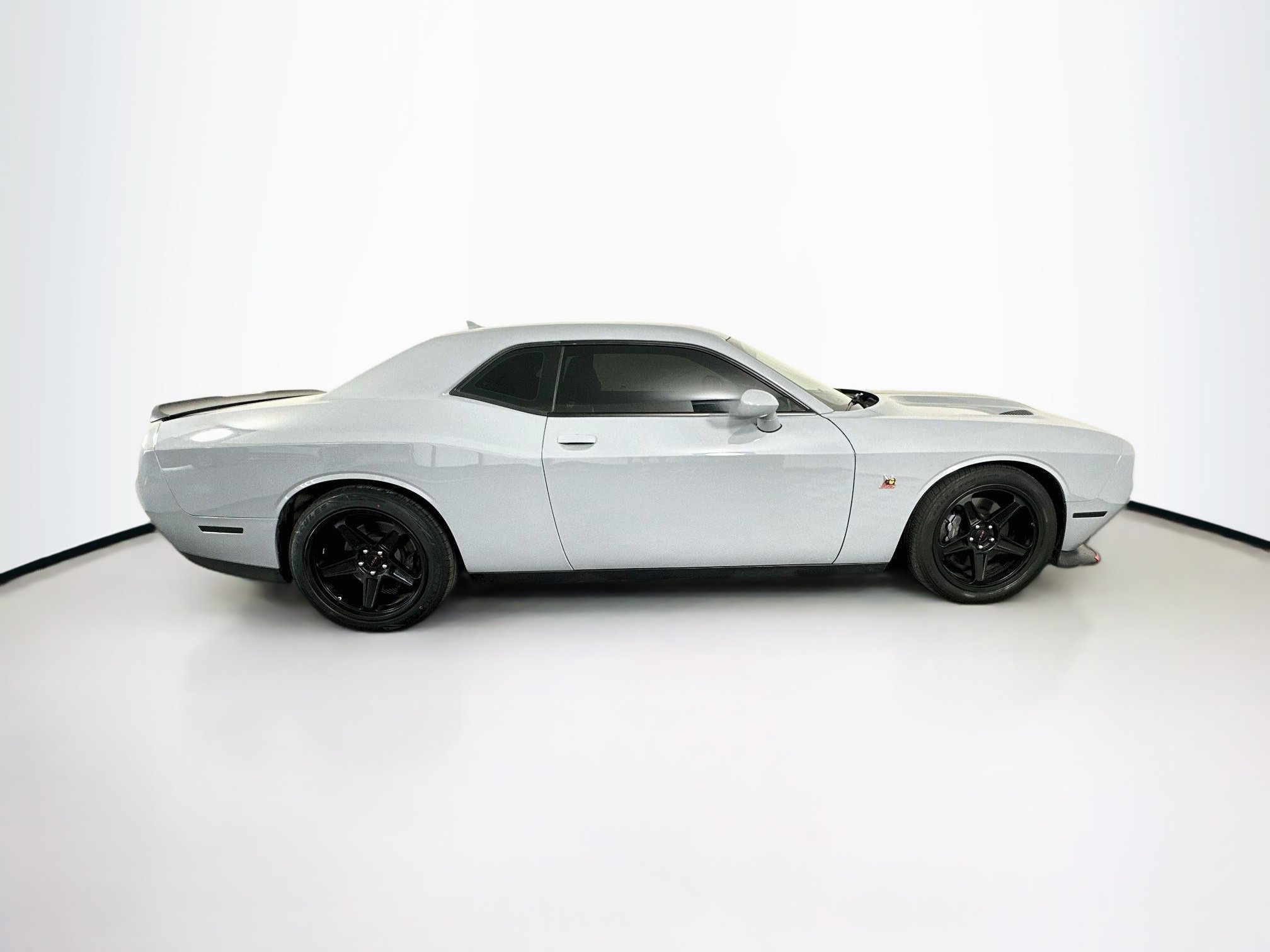 Used 2022 Dodge Challenger R/T Scat Pack w/ Driver Convenience Group RWD image 10