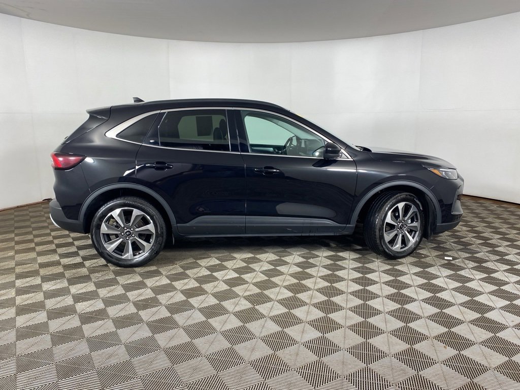 Used 2024 Ford Escape Platinum image 16