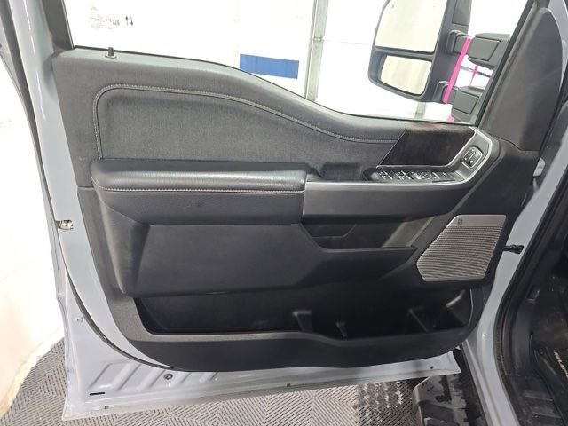 Used 2025 Ford F250 Lariat w/ Lariat Ultimate Package AWD/4WD image 12