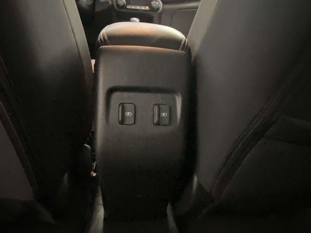 Used 2024 Nissan Kicks SR image 11