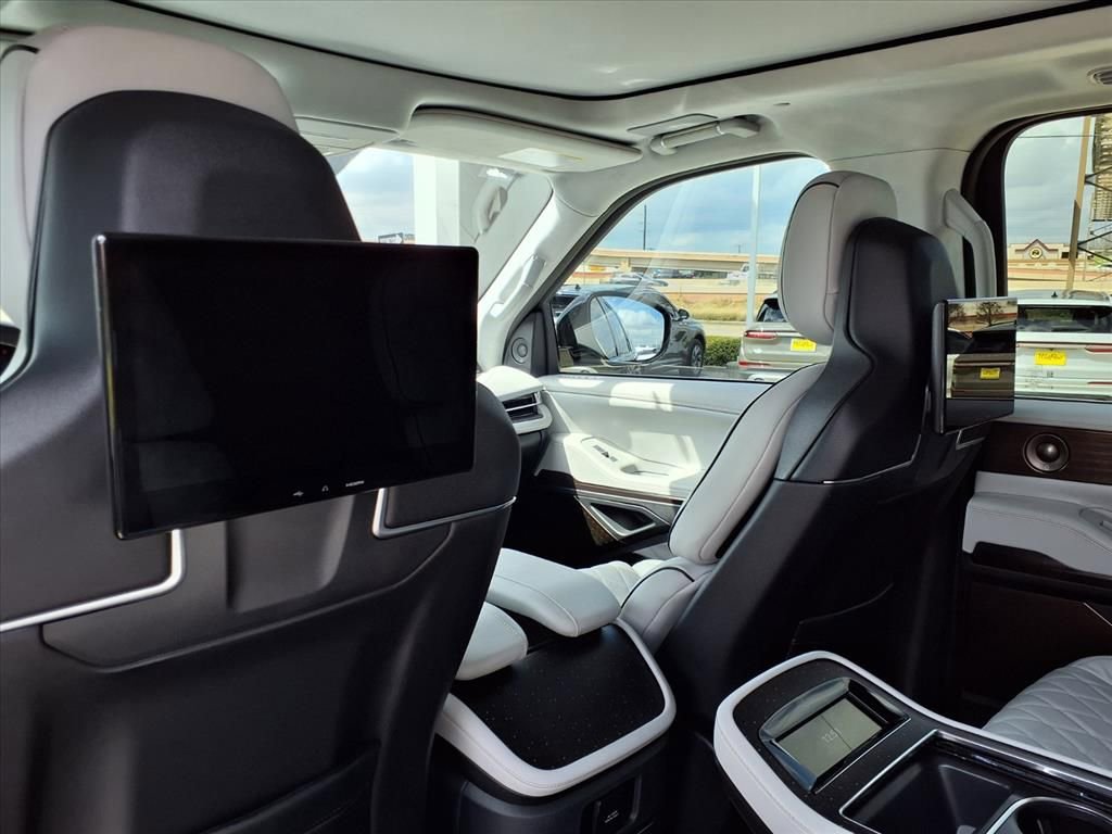 New 2026 Lincoln Navigator L Black Label image 13