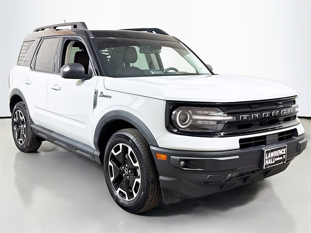 Used 2024 Ford Bronco Sport Outer Banks w/ Tech Package image 3