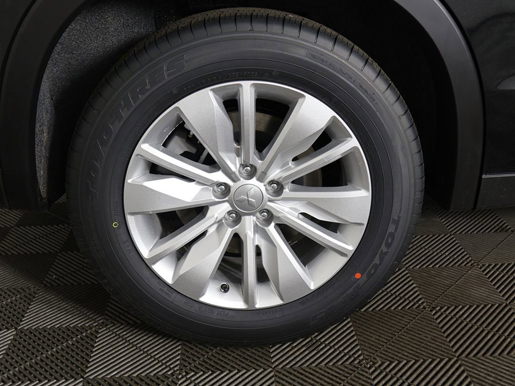 New 2026 Mitsubishi Outlander ES FWD image 19
