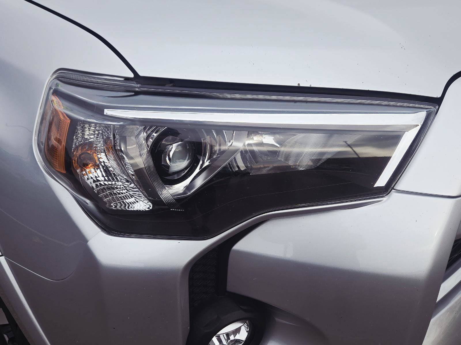 Used 2021 Toyota 4Runner TRD Off-Road Premium AWD/4WD image 18