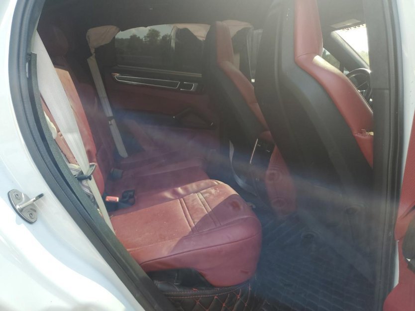 Used 2021 Porsche Cayenne GTS image 7