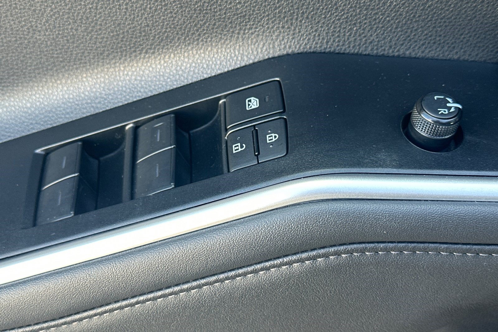 Used 2026 Toyota Highlander XLE AWD/4WD image 13