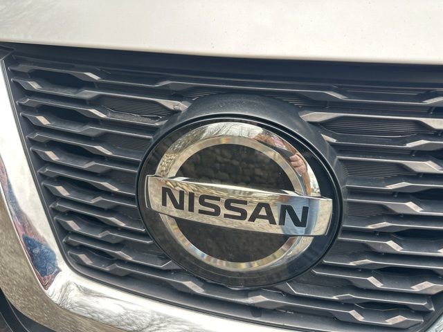 Used 2020 Nissan Rogue SV image 9