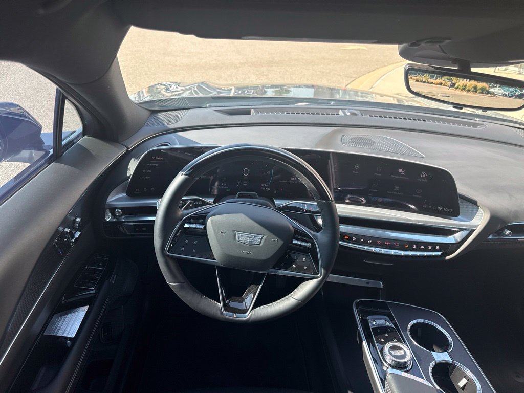 Used 2023 Cadillac Lyriq 2WD image 10