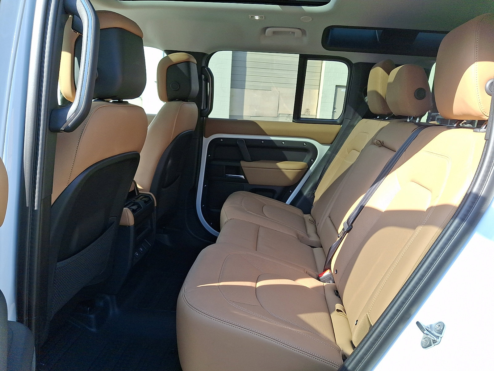 Used 2025 Land Rover Defender 110 S AWD/4WD image 5