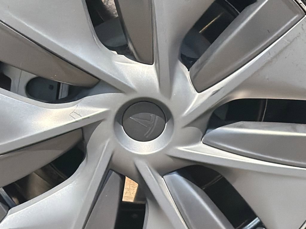 Used 2024 Tesla Model Y Long Range RWD image 6