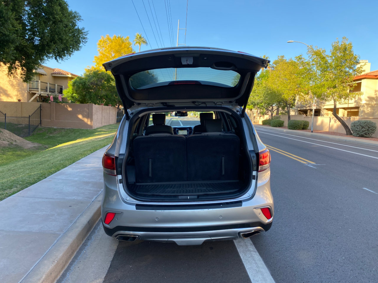 Used 2017 Hyundai Santa Fe SE Ultimate 3.3L Auto w/ SE Ultimate Tech Package 03 image 8