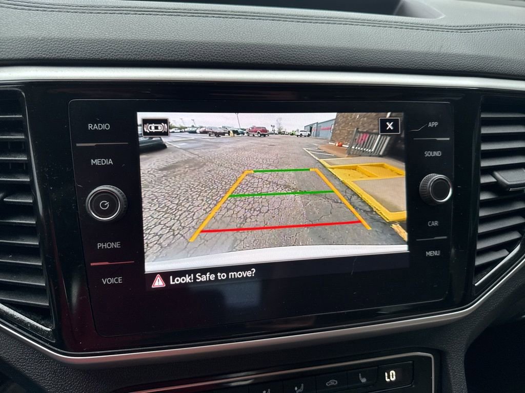 Used 2022 Volkswagen Atlas Cross Sport SE image 33
