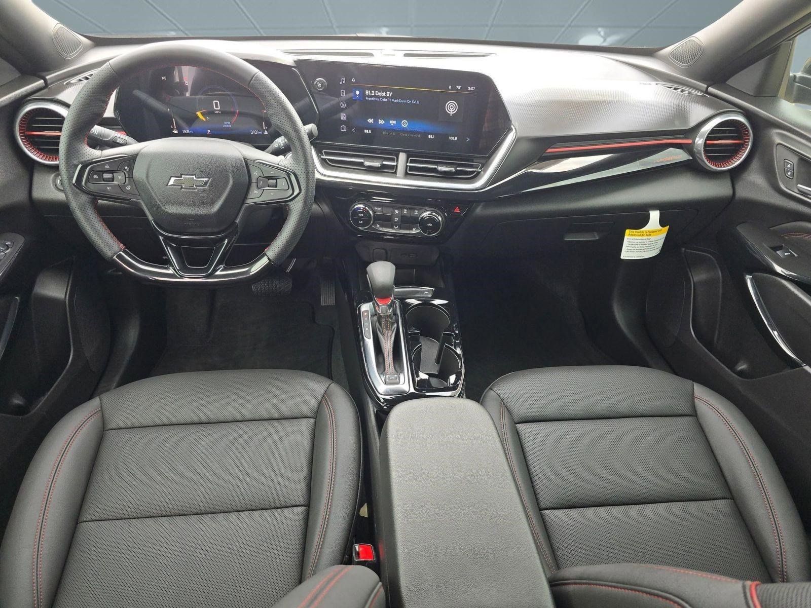 Used 2025 Chevrolet Trax RS w/ Driver Confidence Package image 14