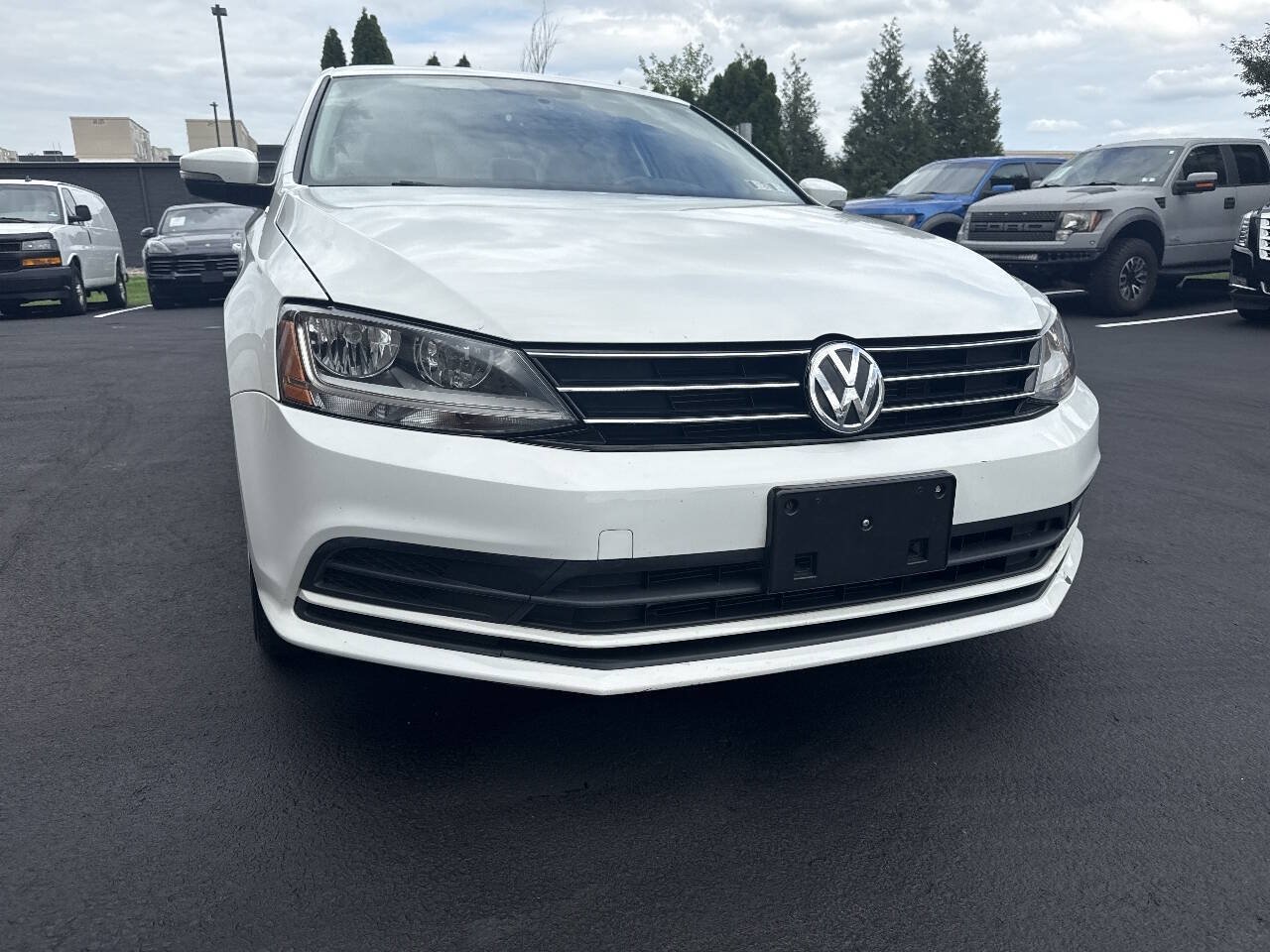 Used 2017 Volkswagen Jetta SE FWD image 6
