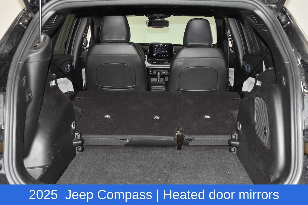 Used 2025 Jeep Compass Latitude w/ Sun & Sound Group AWD/4WD image 30