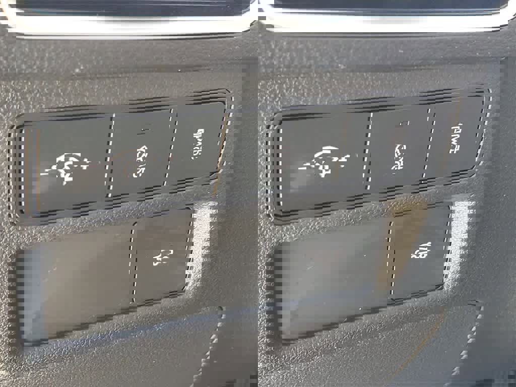 Used 2025 Hyundai Sonata SE image 22