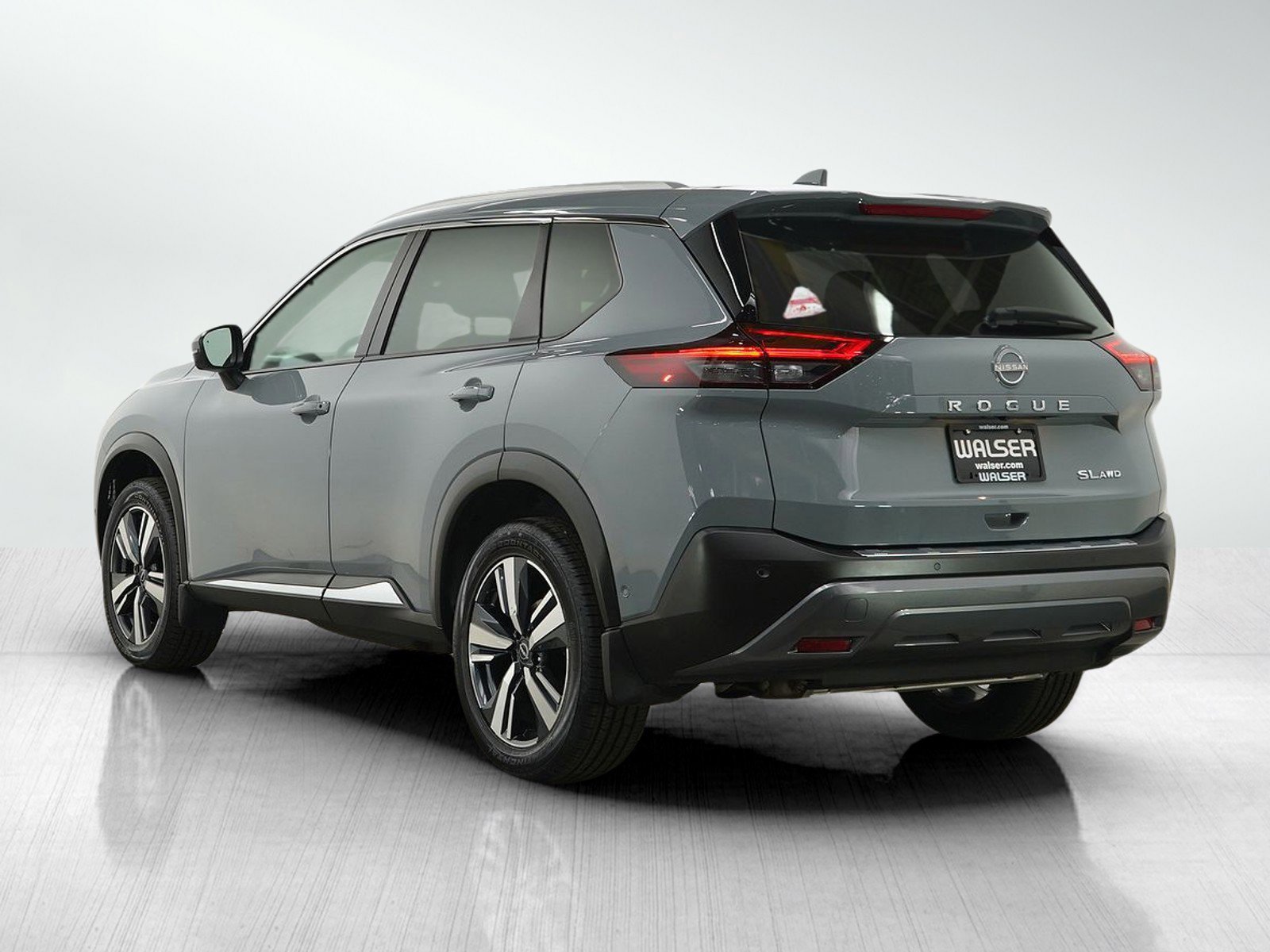Used 2023 Nissan Rogue SL w/ SL Premium Package AWD/4WD image 3