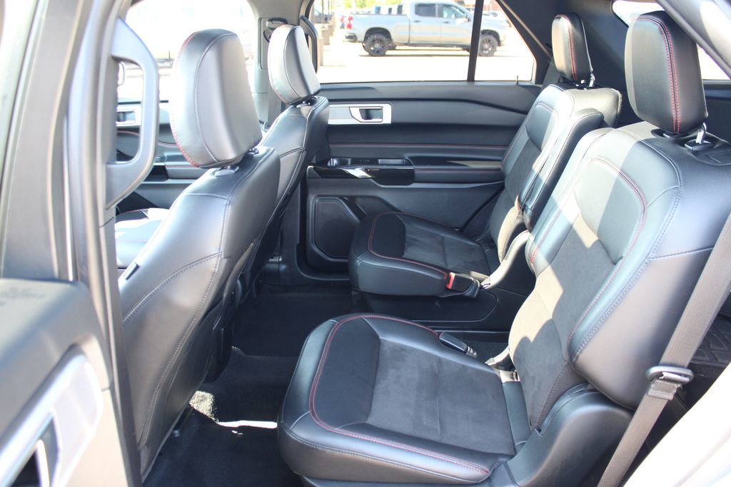 Used 2022 Ford Explorer ST-Line AWD/4WD image 7