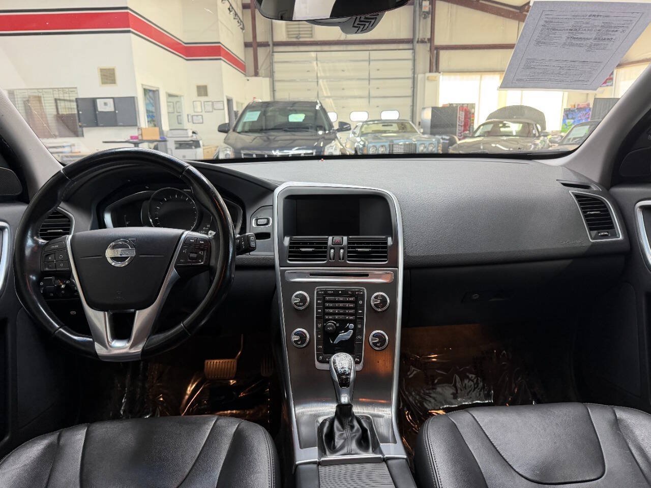 Used 2015 Volvo XC60 T6 w/ Protection Package AWD/4WD image 19
