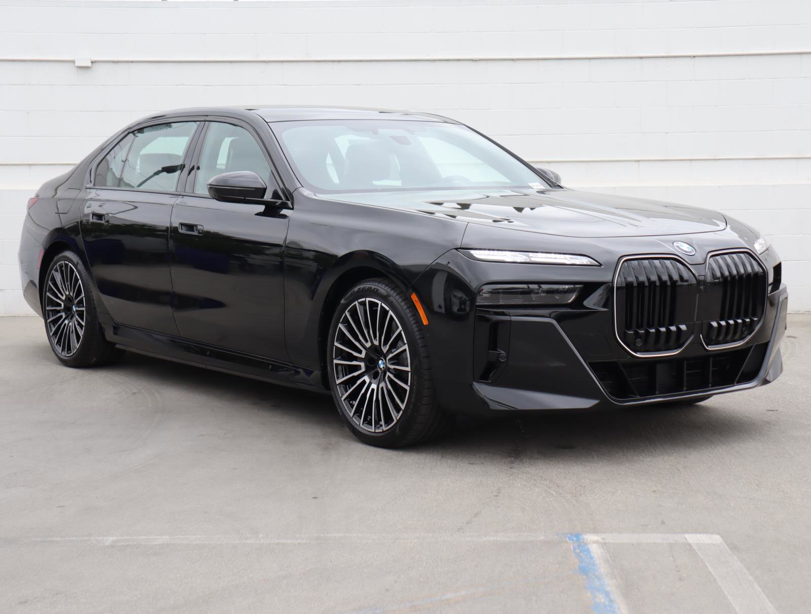 New 2026 BMW 750e xDrive w/ Executive Package video 1