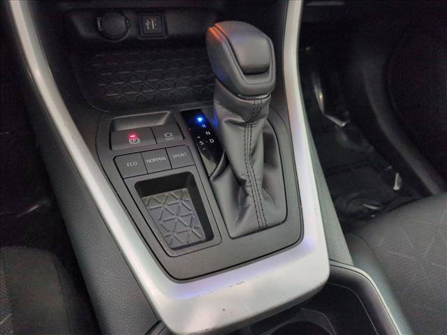Used 2025 Toyota RAV4 XLE FWD image 12