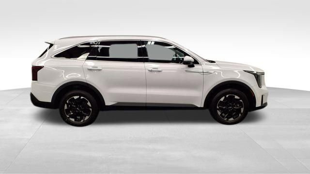 Used 2024 Kia Sorento S image 11