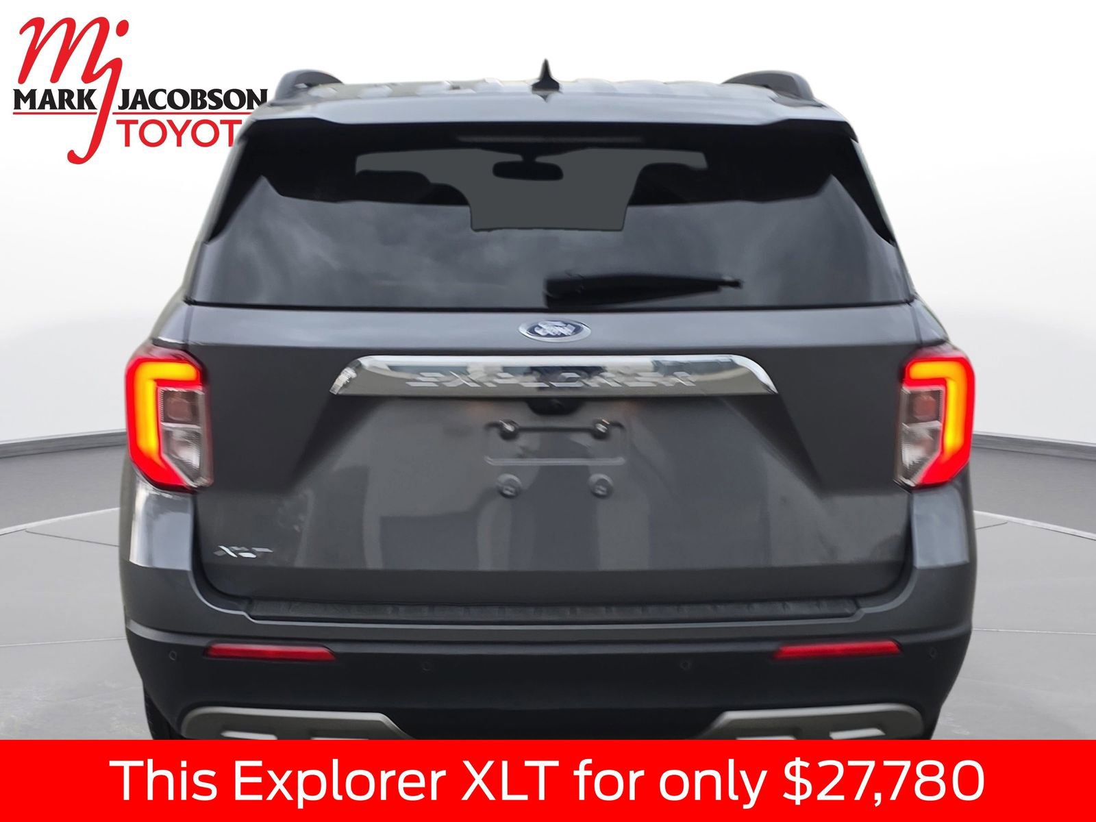 Used 2023 Ford Explorer XLT w/ Equipment Group 202A image 12