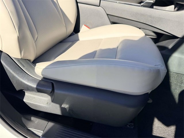 Used 2023 Nissan Rogue SV w/ SV Premium B Package image 9