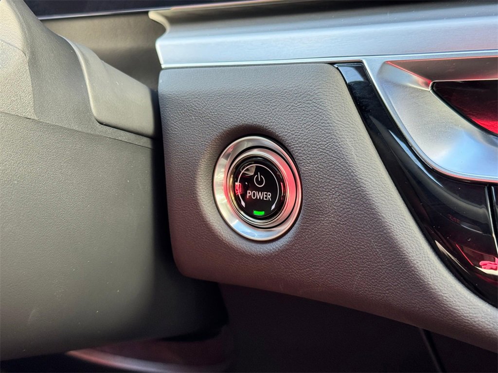 Used 2025 Cadillac Lyriq Sport image 26