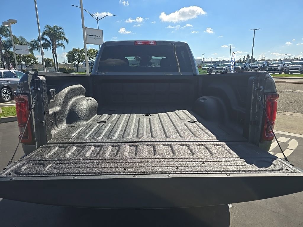 New 2026 RAM 3500 Big Horn AWD/4WD image 15
