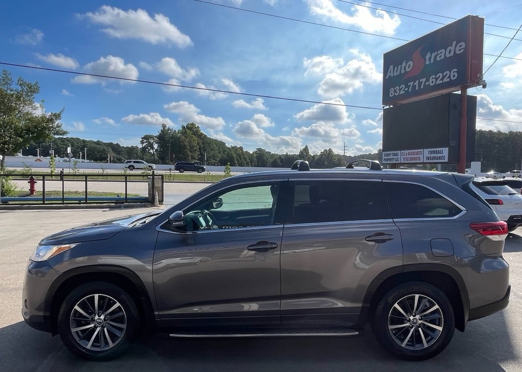 Used 2017 Toyota Highlander XLE FWD image 4