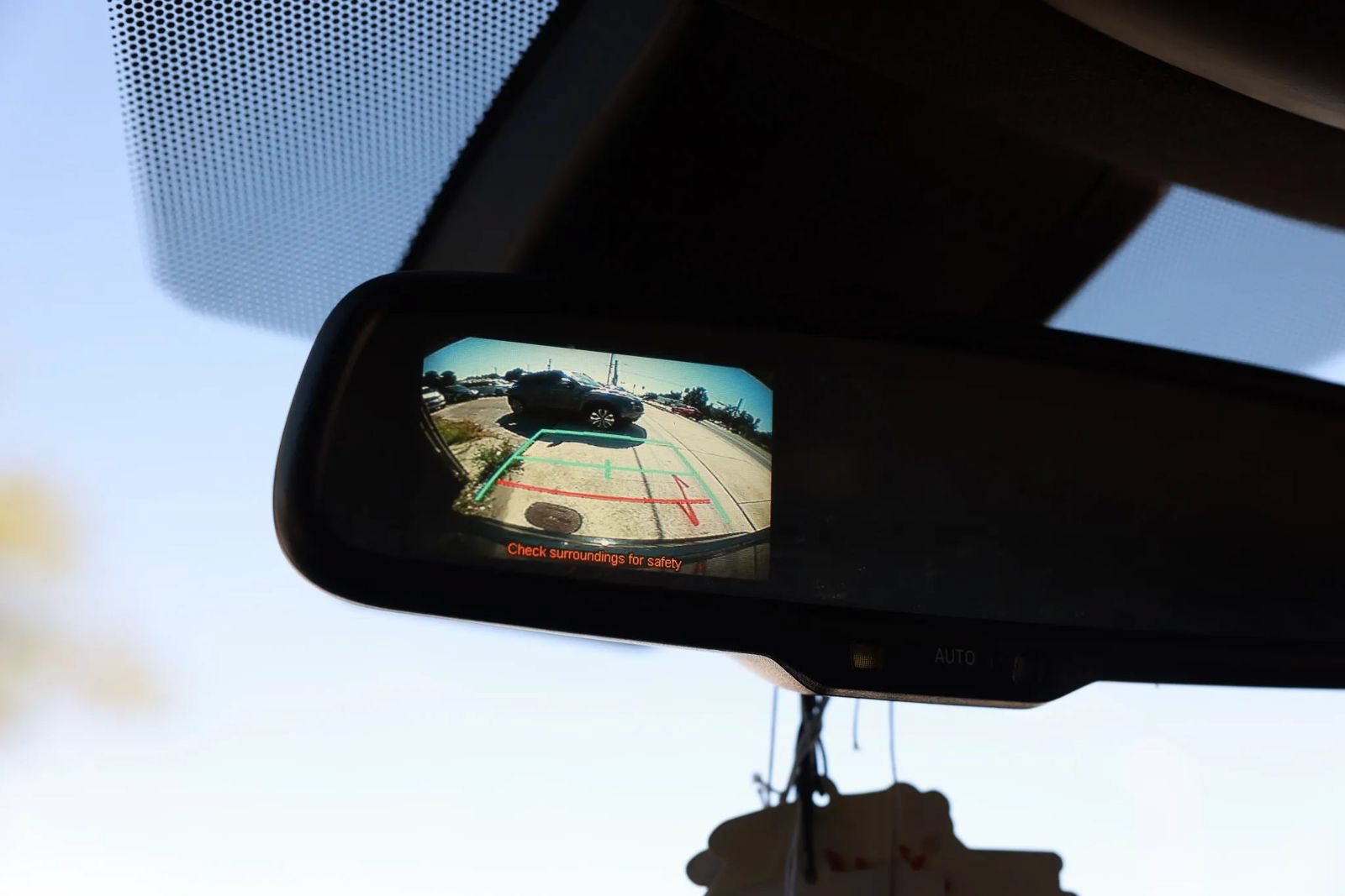 Used 2018 Toyota C-HR XLE FWD image 35