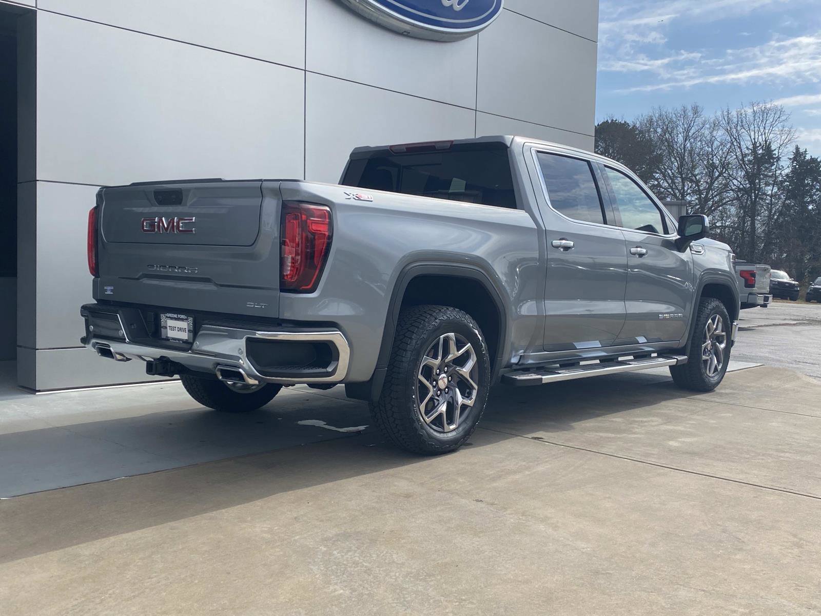 Used 2026 GMC Sierra 1500 SLT w/ SLT Premium Plus Package image 4